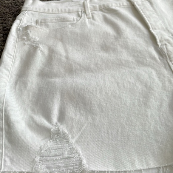 NWOT Good American good 90s short. Zipper fly. Size 18. - Picture 9 of 9